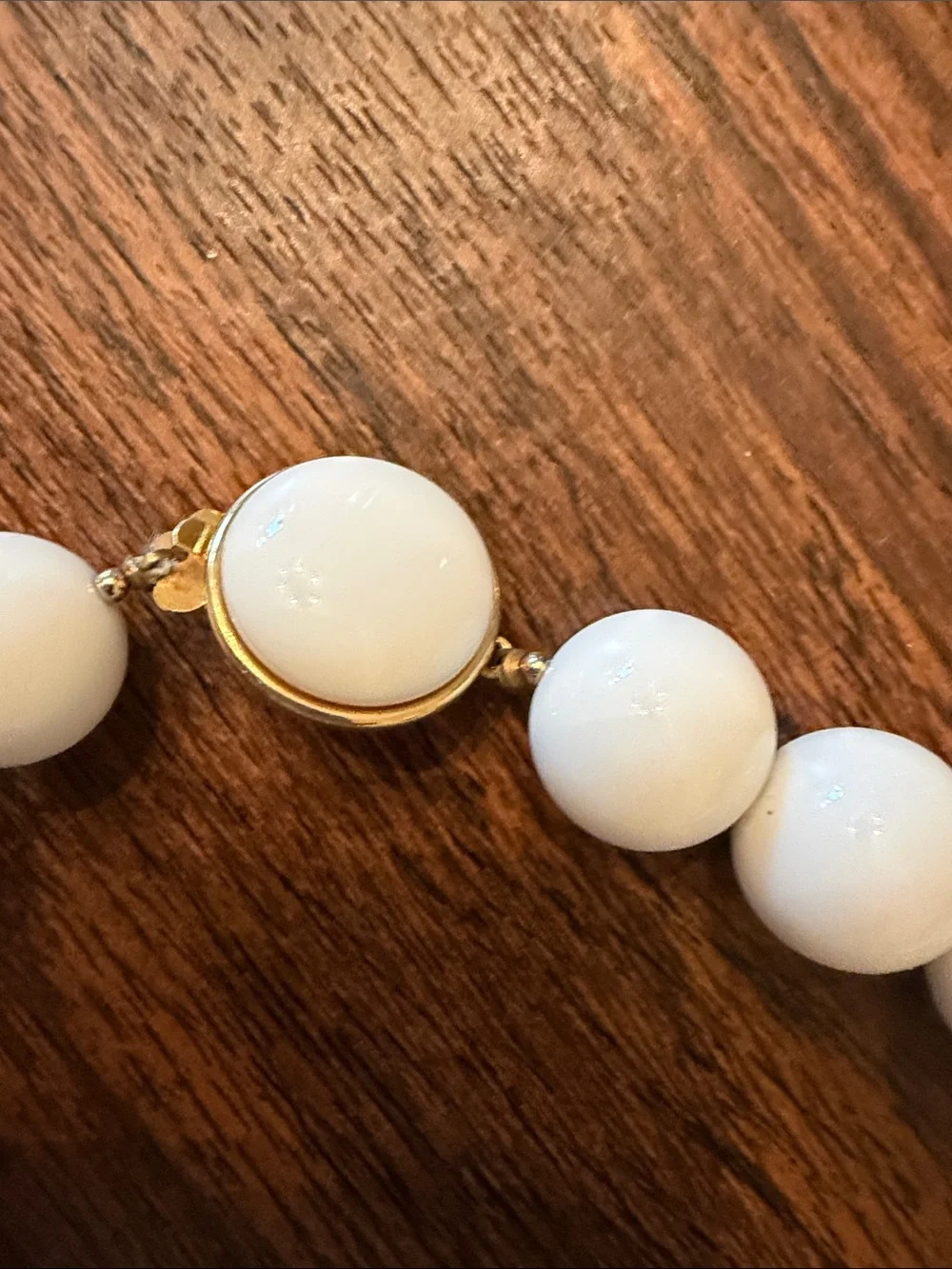 Classic vintage White Beaded Necklace - Elegant Women’s Jewelry - Picture 7 of 7